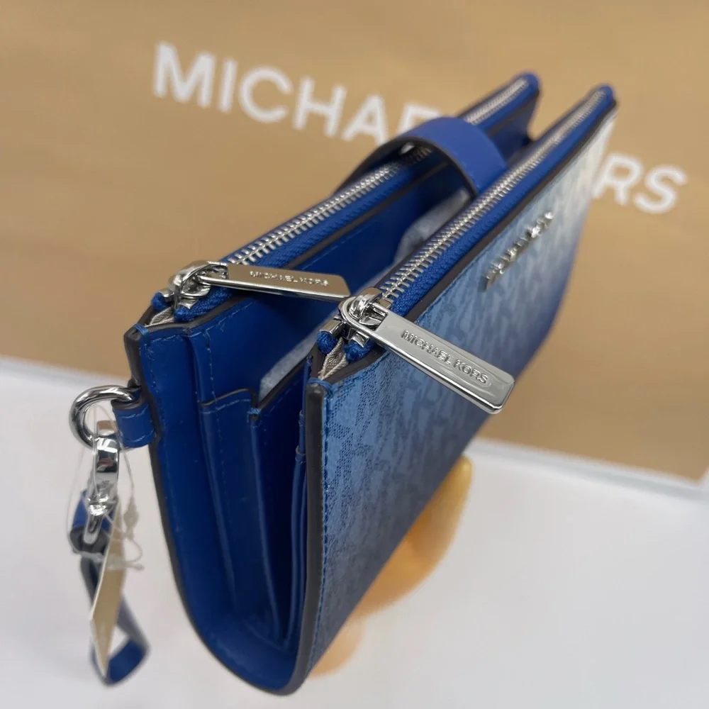 MICHAEL KORS Jet Set Lg Ombré Signature Logo Double Zip Wristlet Wallet 
GALAXY - Picture 15 of 16